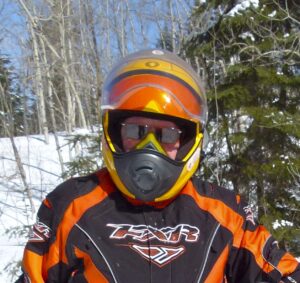 choosing snowmobiling glasses