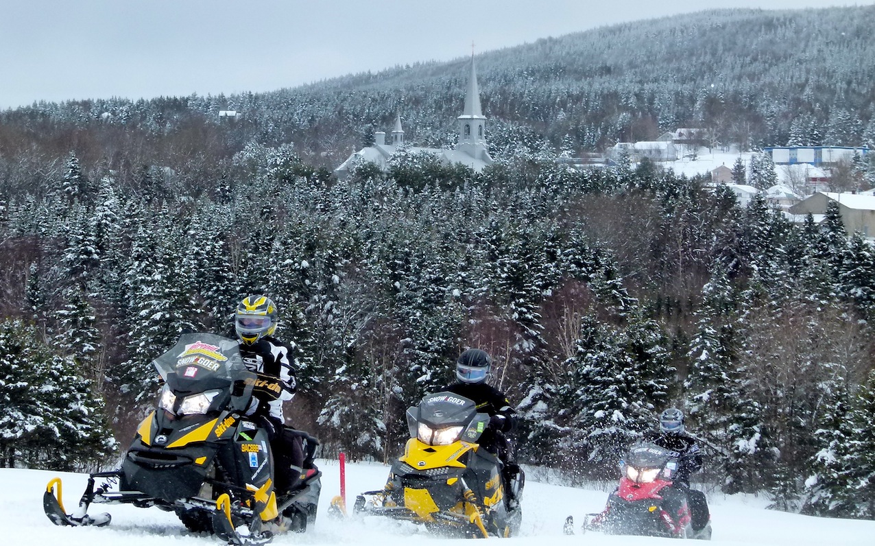 Snowmobiling Quebec Canada Pros Cons