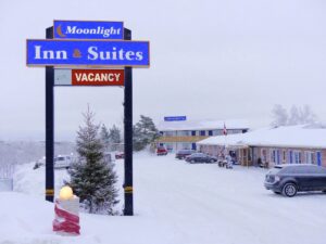 snowmobile northeastern ontario Moonlight