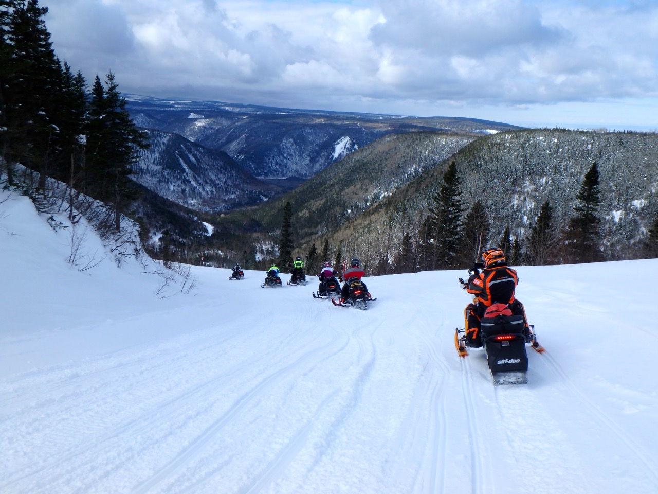 snowmobile tour quebec city