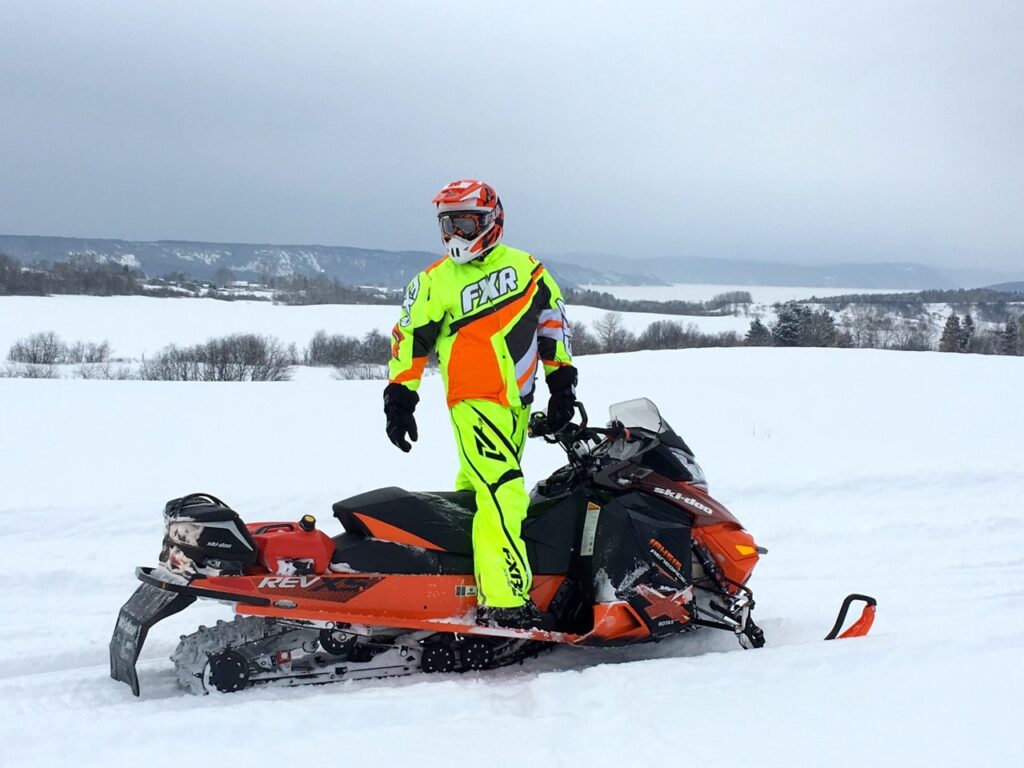 Avoiding black snowmobile gear makes a rider highly visible & safer in all situations.